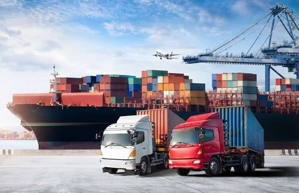 Logistics hub operation photo